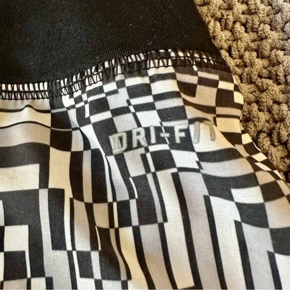 Nike Dri-FIT Running Shorts Black White Print Lined Athletic Gym Women’s Small